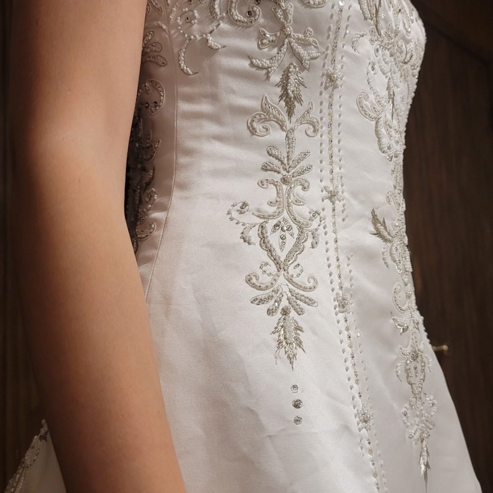Wedding Dress David's Bridal Mary's Size S/M White - Picture 4 of 16